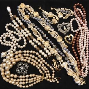 Bulk lot of vintage costume jewelry- wholesale